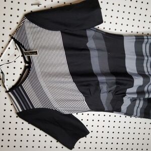 𝅺JULIAN Taylor dress size 10 NWOT black gray short sleeve